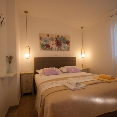 Apartments Cvelic Milovcic Malinska Extérieur photo