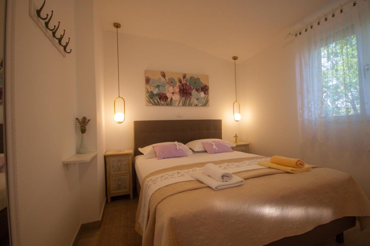 Apartments Cvelic Milovcic Malinska Extérieur photo