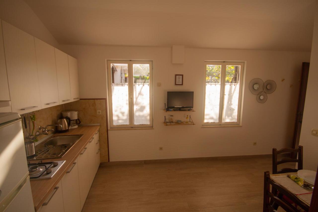Apartments Cvelic Milovcic Malinska Extérieur photo