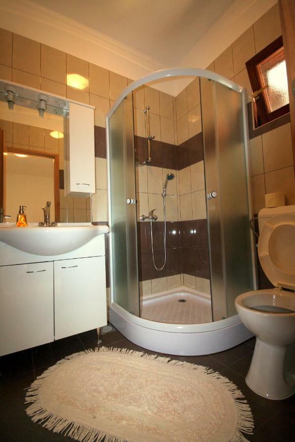 Apartments Cvelic Milovcic Malinska Extérieur photo