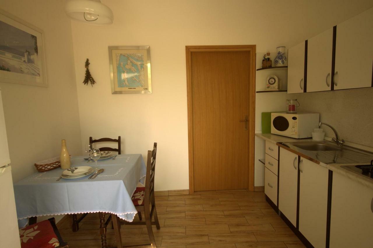 Apartments Cvelic Milovcic Malinska Extérieur photo